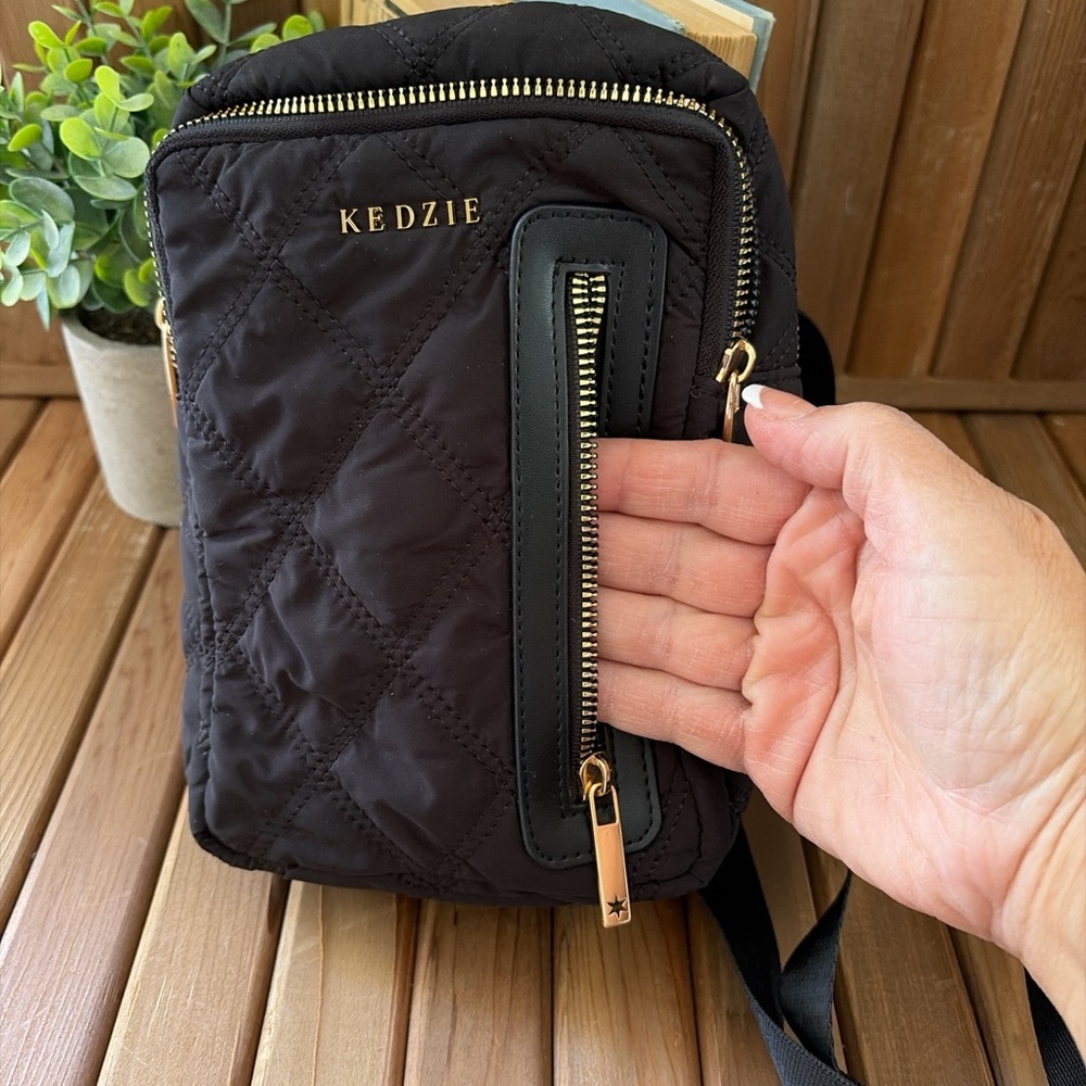 Kedzie Quilted Nylon Crossbody Black Multi Pocket Travel Bag Leopard Interior - Picture 6 of 6